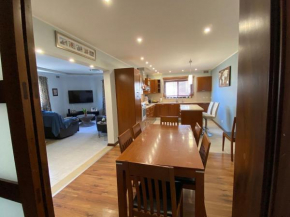 New! Spacious 4-Bedroom Duplex apartment 2 by SF Homes